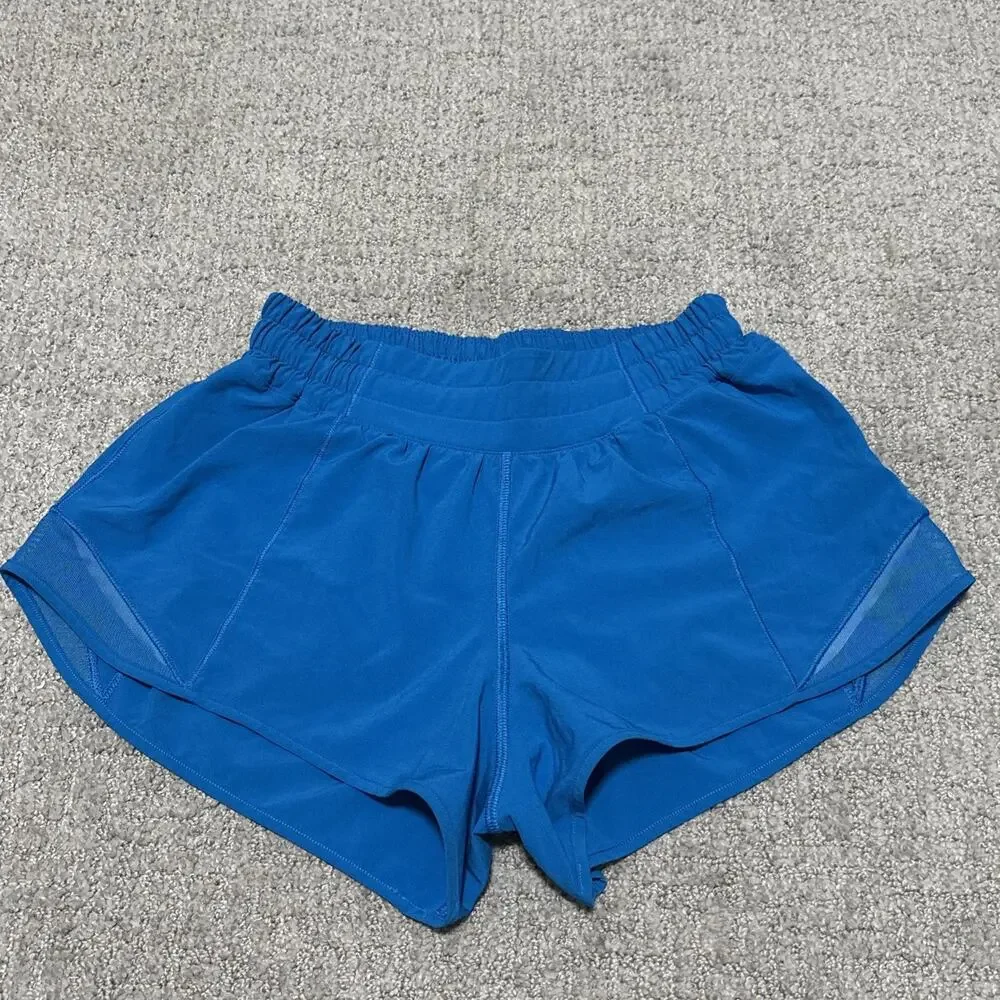 Lululemon Women's Hotty Hot Low Rise Lined poolside blue 2.5” shorts size 4